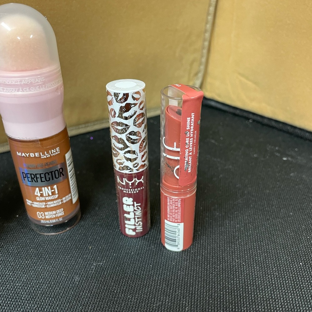 Make up bundle - Picture 4 of 4